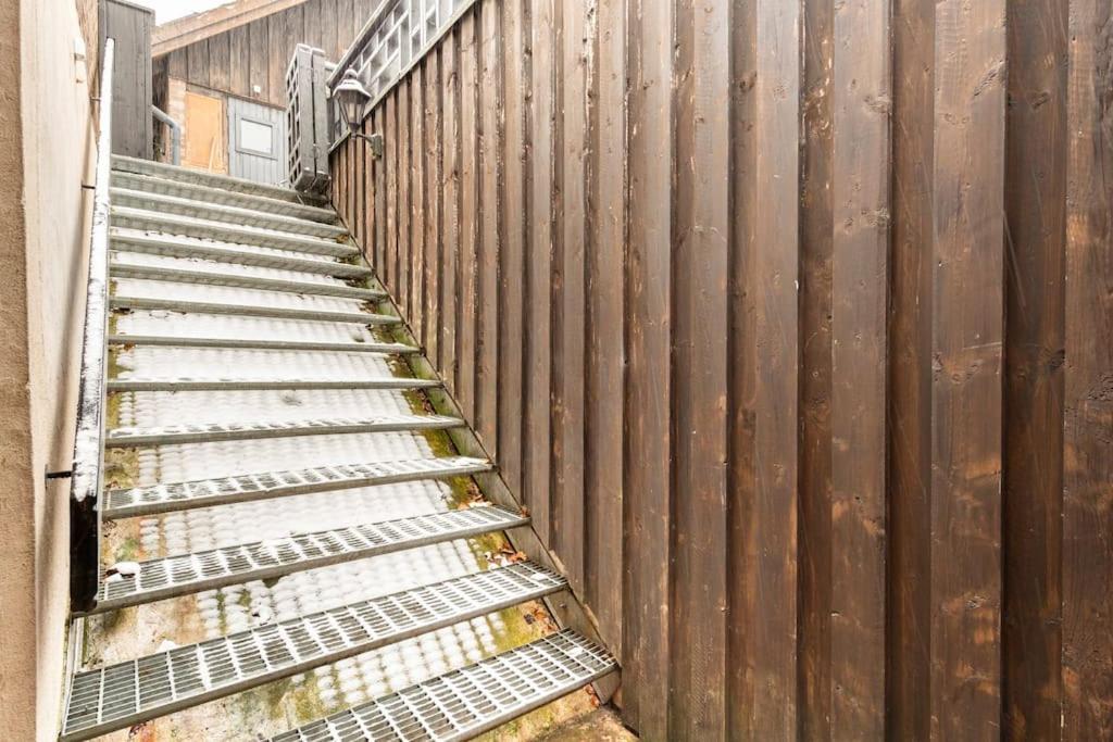スンドビュベリLaegenhet I Ett Hus Egen Ingangアパートメント エクステリア 写真