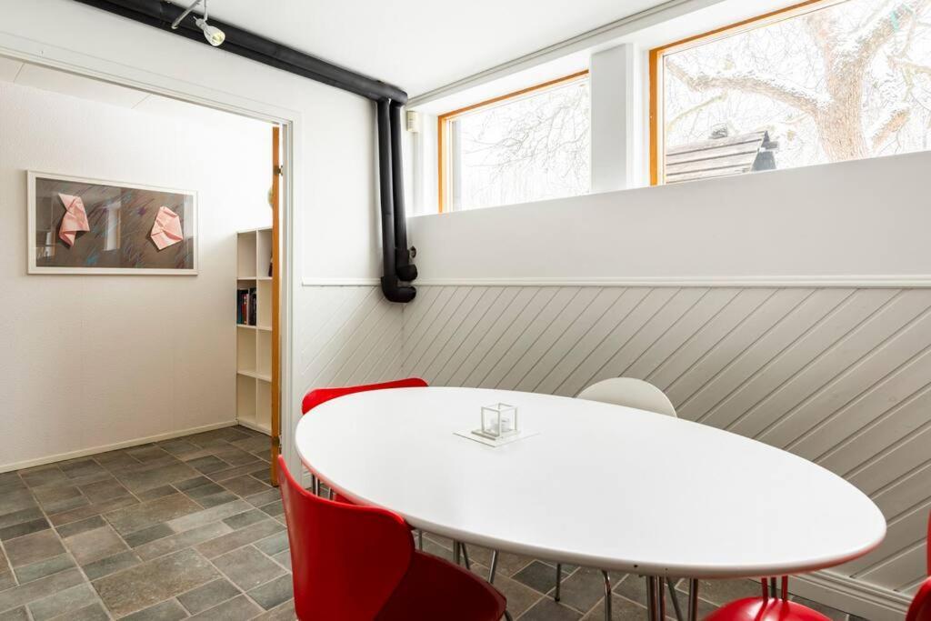 スンドビュベリLaegenhet I Ett Hus Egen Ingangアパートメント エクステリア 写真